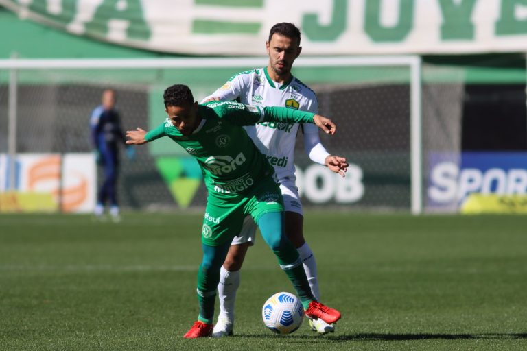 Cuiabá vence a Chapecoense de virada na Arena Condá e ...