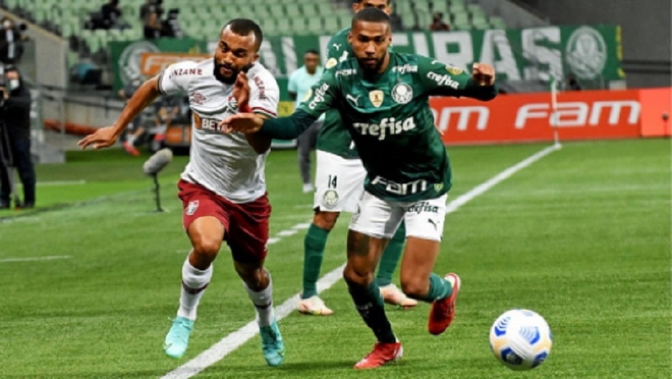 Jogando "pro gasto", Palmeiras vence o Fluminense e ...