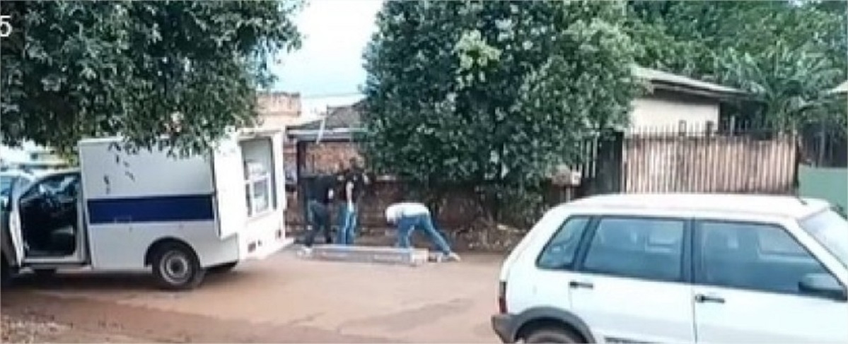 Dupla mata sete pessoas em chacina após perder partidas de sinuca em bar de  Mato Grosso - Estadão
