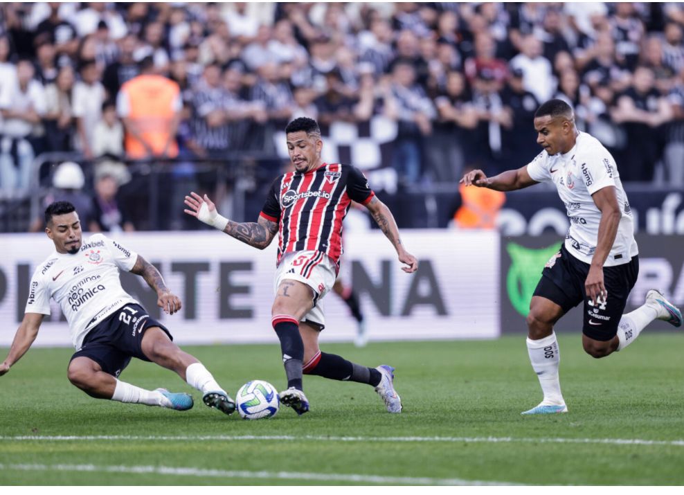 Corinthians e Grêmio empataram em 1 a 1 na Neo Química Arena, pelo