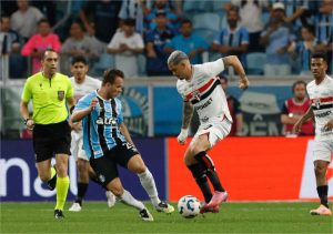 Grêmio domina e vence São Paulo no Brasileirão