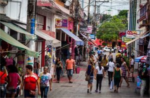 Dezembro tem horários estendidos nas lojas de Cuiabá e Várzea Grande até o fim do mês
