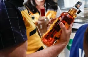 MT registra 6º caso confirmado de intoxicação por metanol; vítima está em estado grave